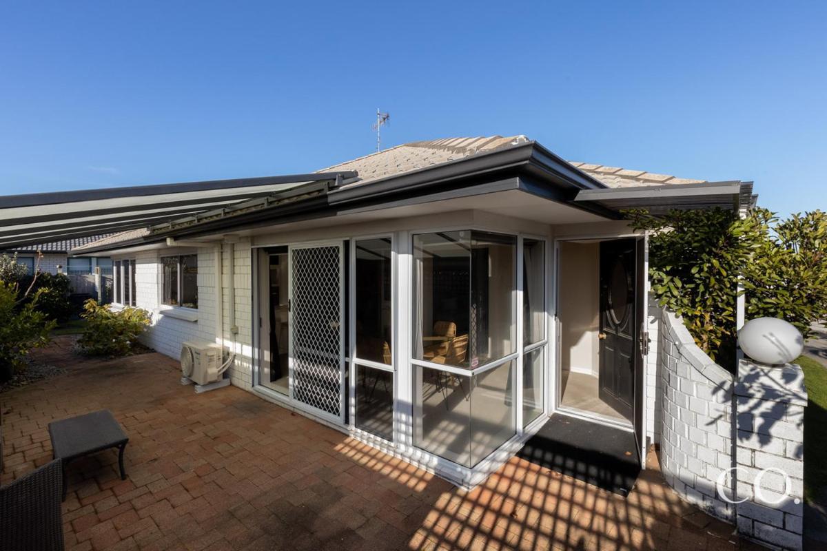 Pavilion Beachfront Alojamiento Mount Maunganui Exterior foto